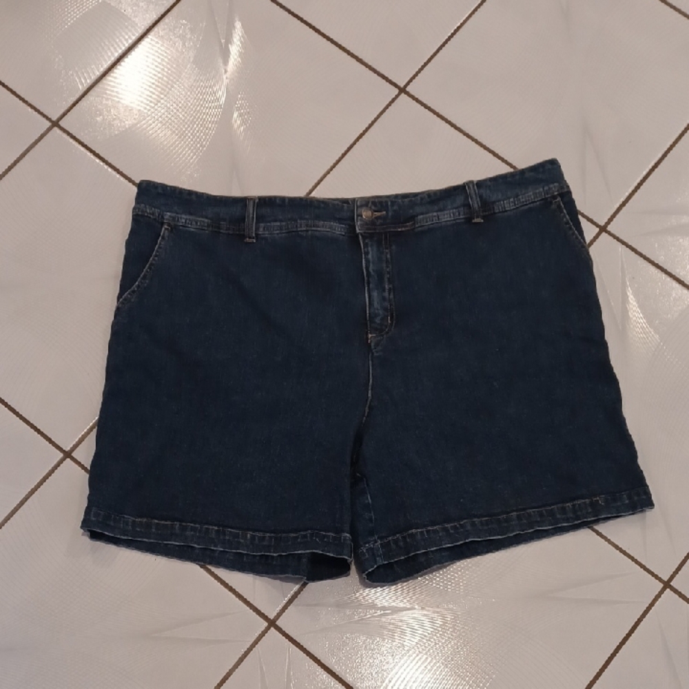 4/$60 Classic Blue Jean Shorts - Size 22W